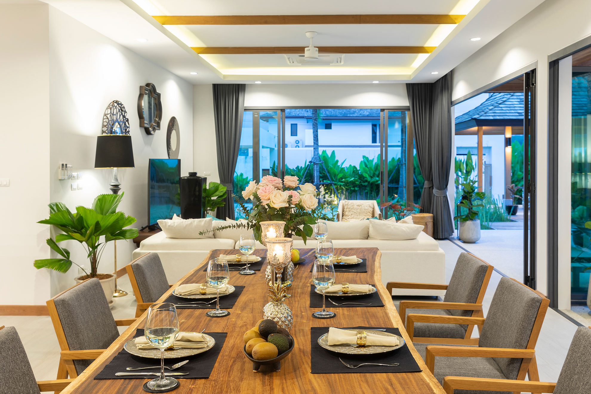 diningroom kitchen